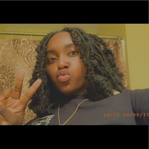 Meet your Posher, Desiree